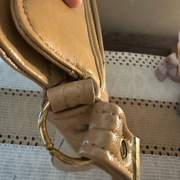 Vintage Julius Resnick Tan Faux Leather Handbag - Picture 4 of 14